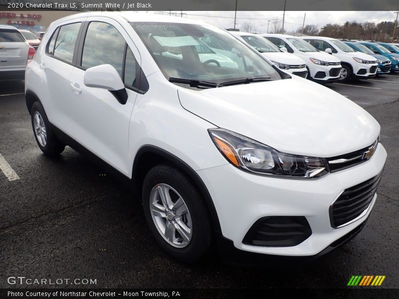 Front 3/4 View of 2020 Trax LS