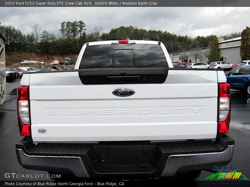 Oxford White / Medium Earth Gray 2020 Ford F250 Super Duty STX Crew Cab 4x4
