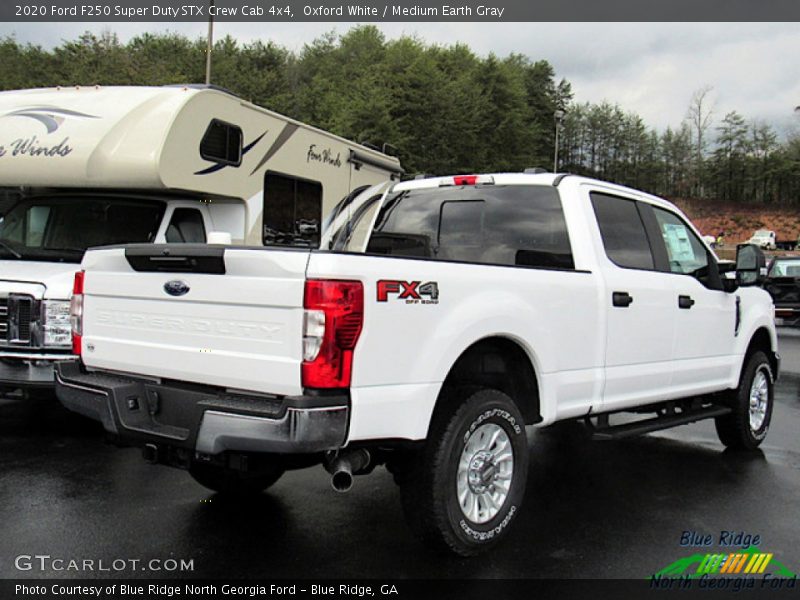 Oxford White / Medium Earth Gray 2020 Ford F250 Super Duty STX Crew Cab 4x4