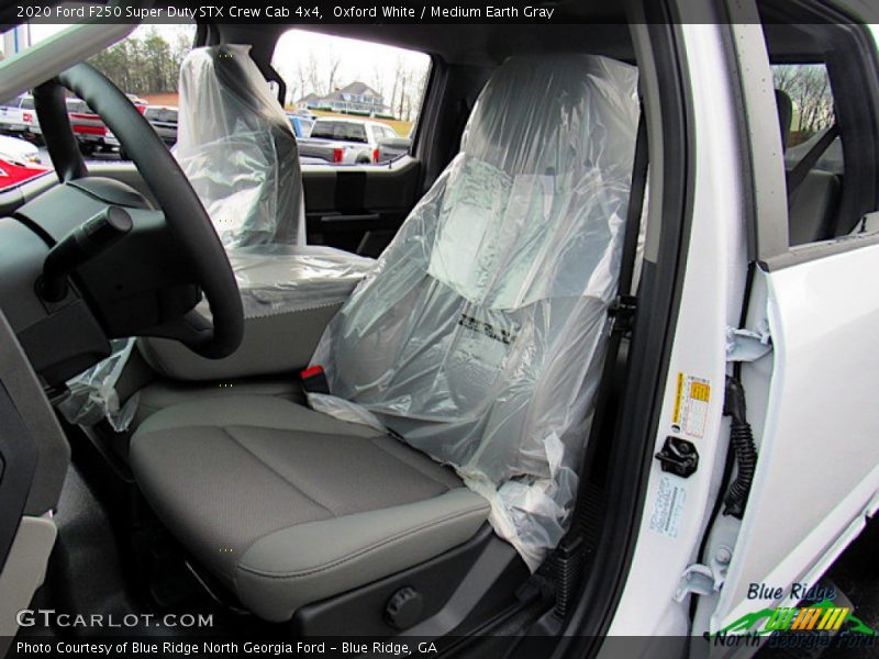 Oxford White / Medium Earth Gray 2020 Ford F250 Super Duty STX Crew Cab 4x4