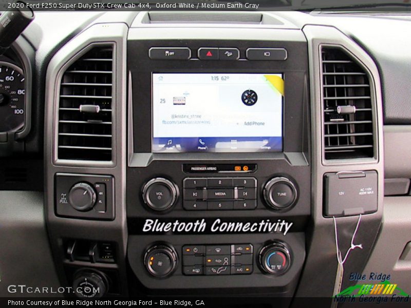 Oxford White / Medium Earth Gray 2020 Ford F250 Super Duty STX Crew Cab 4x4