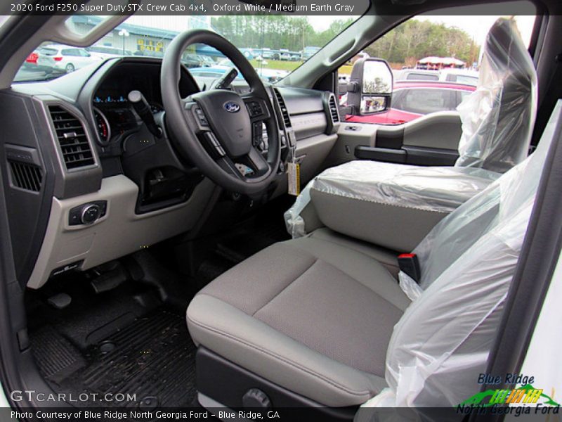 Oxford White / Medium Earth Gray 2020 Ford F250 Super Duty STX Crew Cab 4x4
