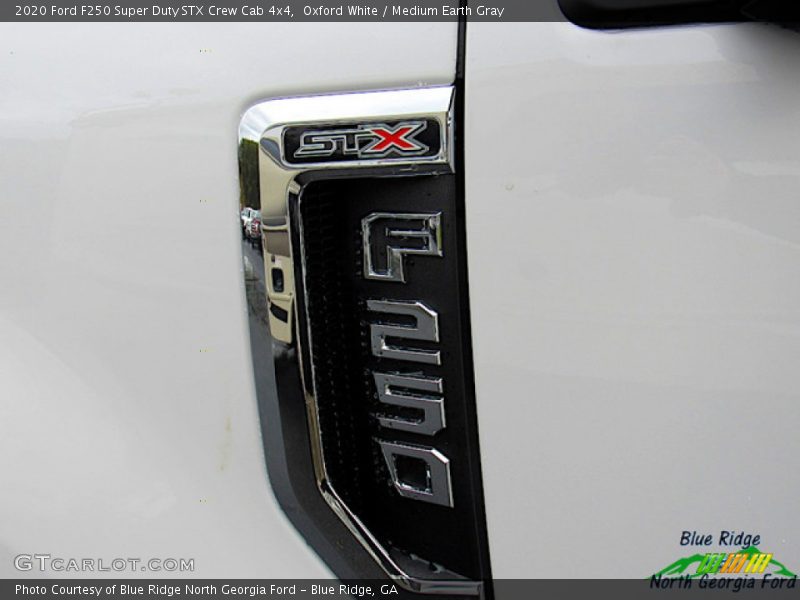 Oxford White / Medium Earth Gray 2020 Ford F250 Super Duty STX Crew Cab 4x4