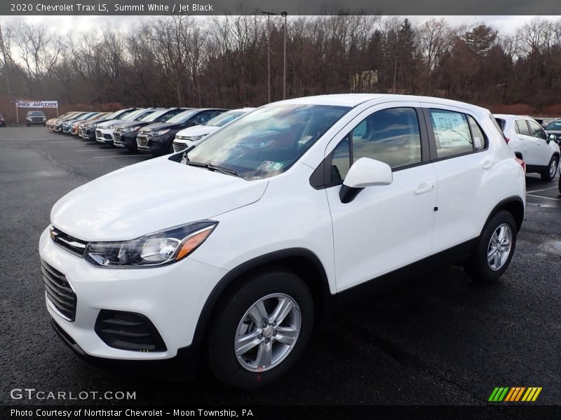 Front 3/4 View of 2020 Trax LS