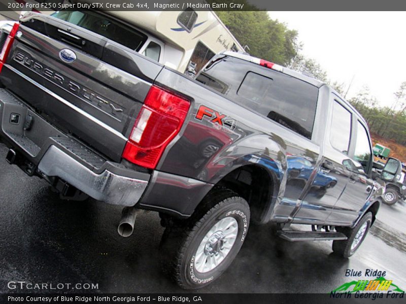 Magnetic / Medium Earth Gray 2020 Ford F250 Super Duty STX Crew Cab 4x4