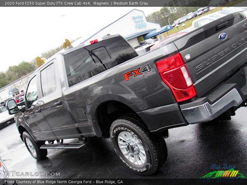 Magnetic / Medium Earth Gray 2020 Ford F250 Super Duty STX Crew Cab 4x4