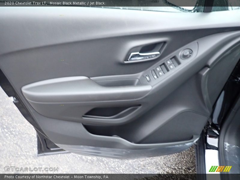 Mosaic Black Metallic / Jet Black 2020 Chevrolet Trax LT