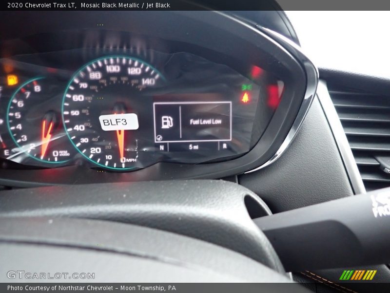Mosaic Black Metallic / Jet Black 2020 Chevrolet Trax LT