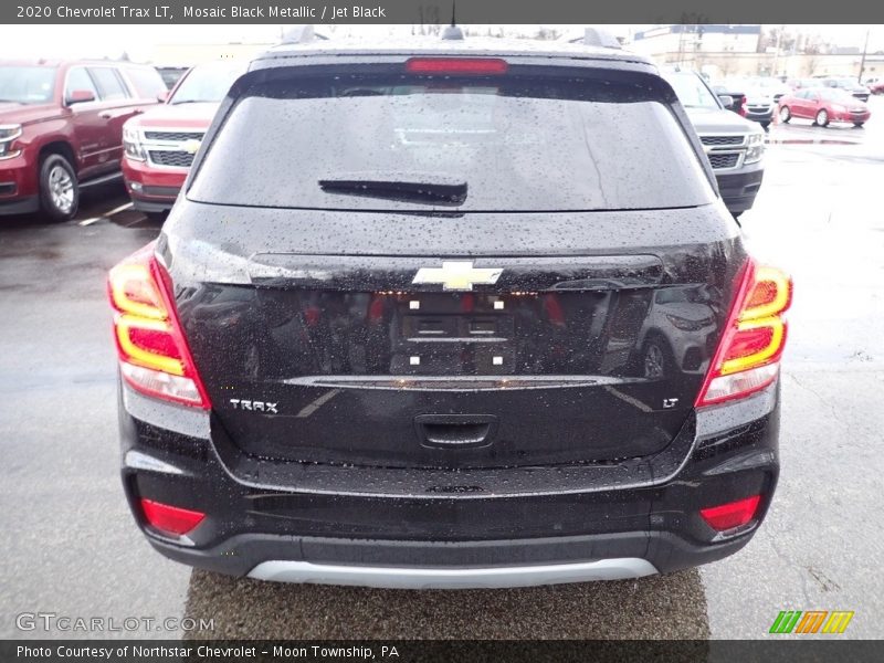 Mosaic Black Metallic / Jet Black 2020 Chevrolet Trax LT