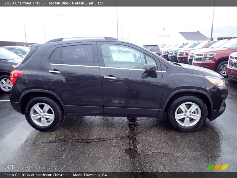 Mosaic Black Metallic / Jet Black 2020 Chevrolet Trax LT