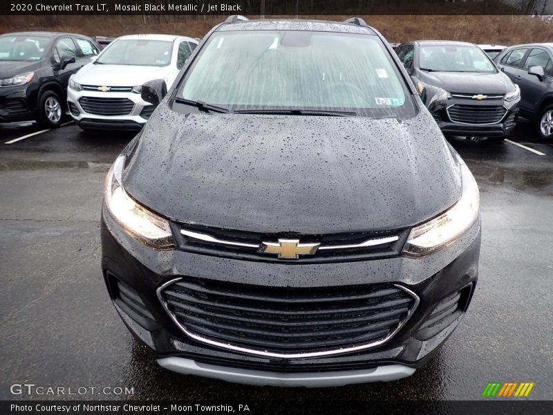 Mosaic Black Metallic / Jet Black 2020 Chevrolet Trax LT