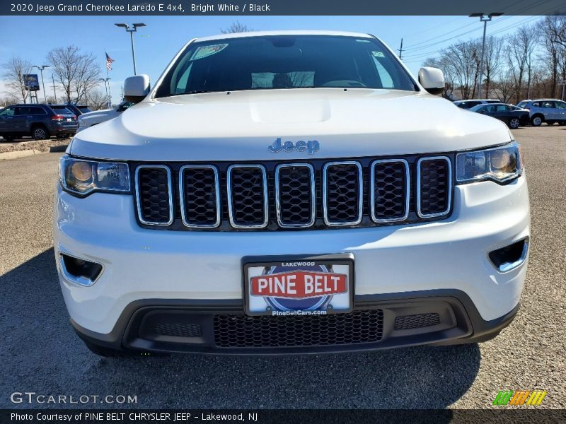 Bright White / Black 2020 Jeep Grand Cherokee Laredo E 4x4