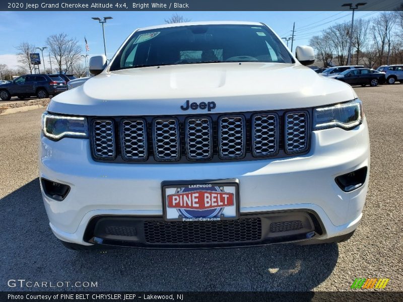 Bright White / Black 2020 Jeep Grand Cherokee Altitude 4x4
