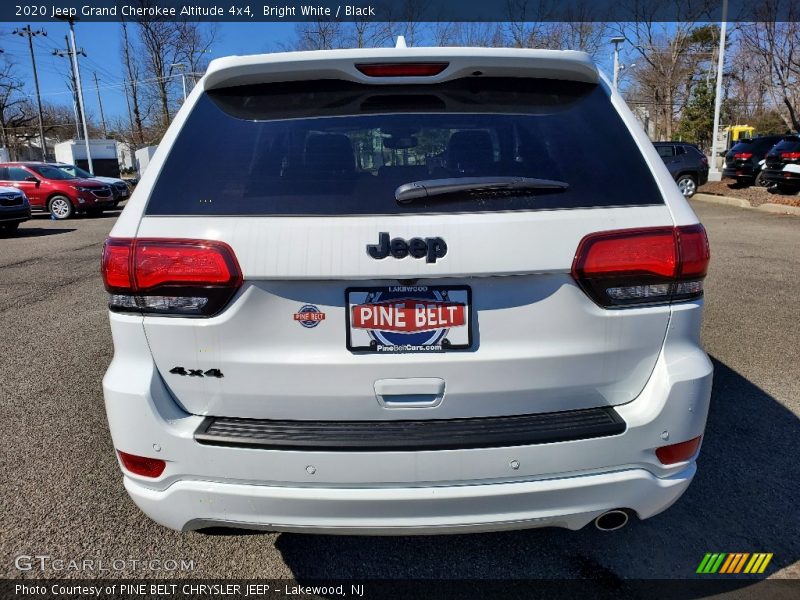 Bright White / Black 2020 Jeep Grand Cherokee Altitude 4x4