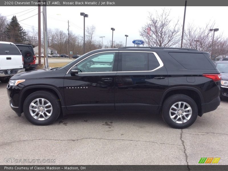 Mosaic Black Metallic / Jet Black 2020 Chevrolet Traverse LT AWD