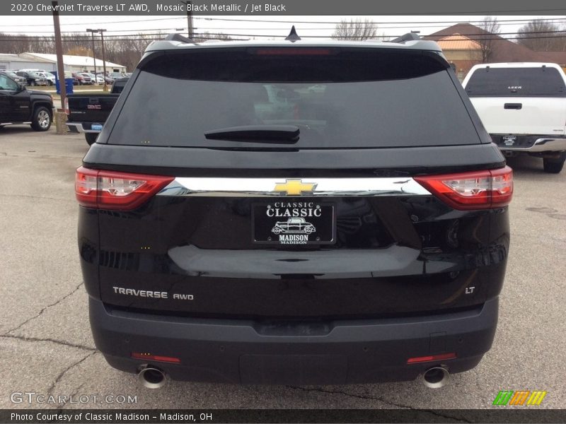 Mosaic Black Metallic / Jet Black 2020 Chevrolet Traverse LT AWD