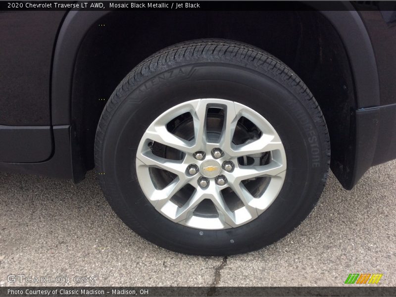 Mosaic Black Metallic / Jet Black 2020 Chevrolet Traverse LT AWD