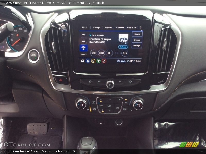 Mosaic Black Metallic / Jet Black 2020 Chevrolet Traverse LT AWD