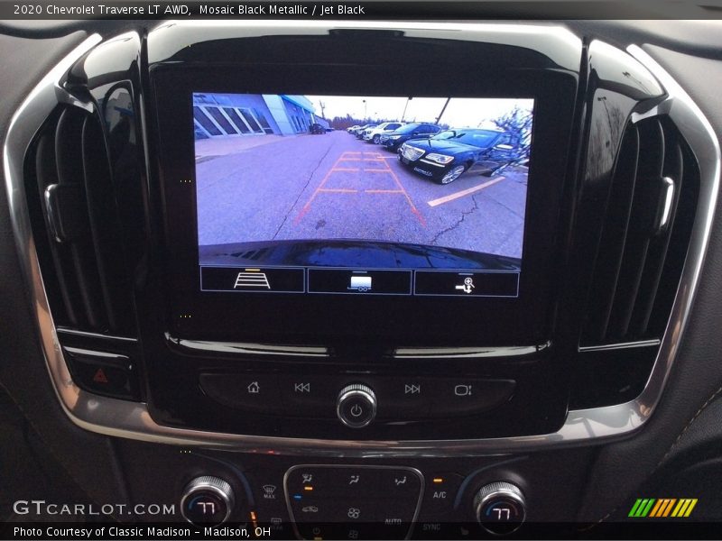 Mosaic Black Metallic / Jet Black 2020 Chevrolet Traverse LT AWD