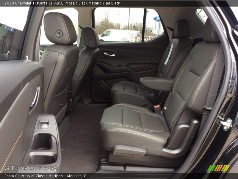 Mosaic Black Metallic / Jet Black 2020 Chevrolet Traverse LT AWD