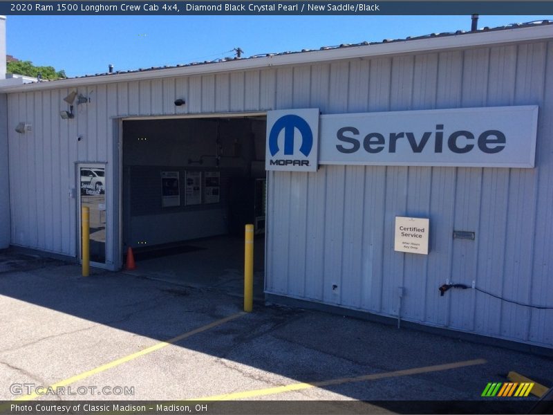Diamond Black Crystal Pearl / New Saddle/Black 2020 Ram 1500 Longhorn Crew Cab 4x4