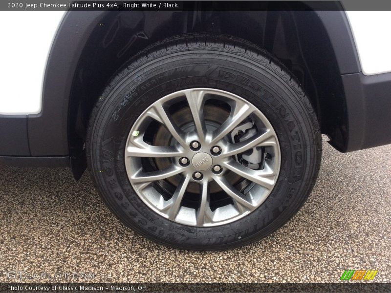Bright White / Black 2020 Jeep Cherokee Latitude Plus 4x4