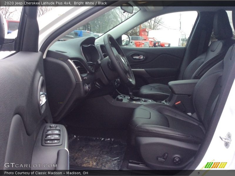 Bright White / Black 2020 Jeep Cherokee Latitude Plus 4x4