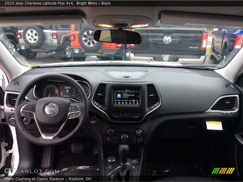 Bright White / Black 2020 Jeep Cherokee Latitude Plus 4x4
