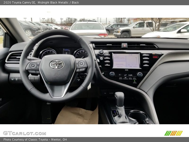 Midnight Black Metallic / Black 2020 Toyota Camry SE