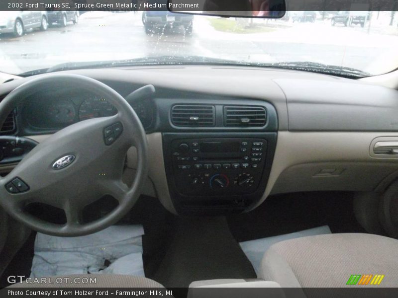 Spruce Green Metallic / Medium Parchment 2002 Ford Taurus SE