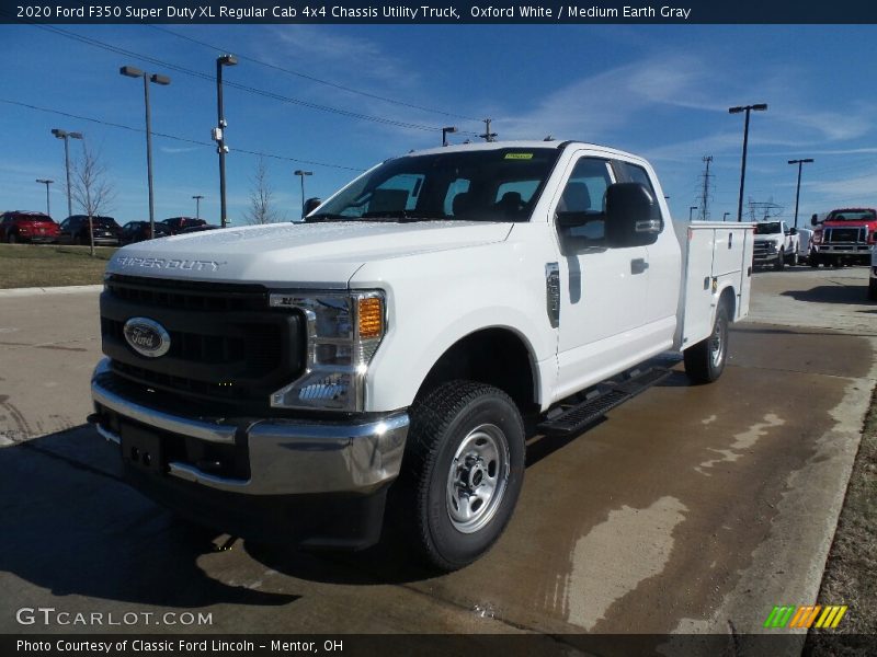 Oxford White / Medium Earth Gray 2020 Ford F350 Super Duty XL Regular Cab 4x4 Chassis Utility Truck