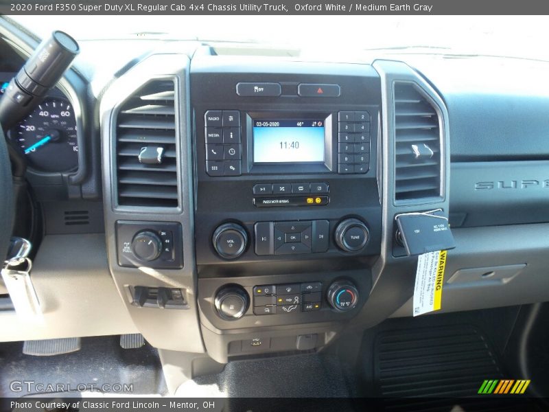 Oxford White / Medium Earth Gray 2020 Ford F350 Super Duty XL Regular Cab 4x4 Chassis Utility Truck