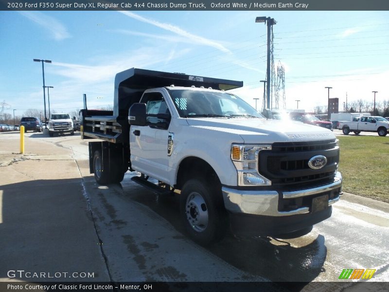 Oxford White / Medium Earth Gray 2020 Ford F350 Super Duty XL Regular Cab 4x4 Chassis Dump Truck