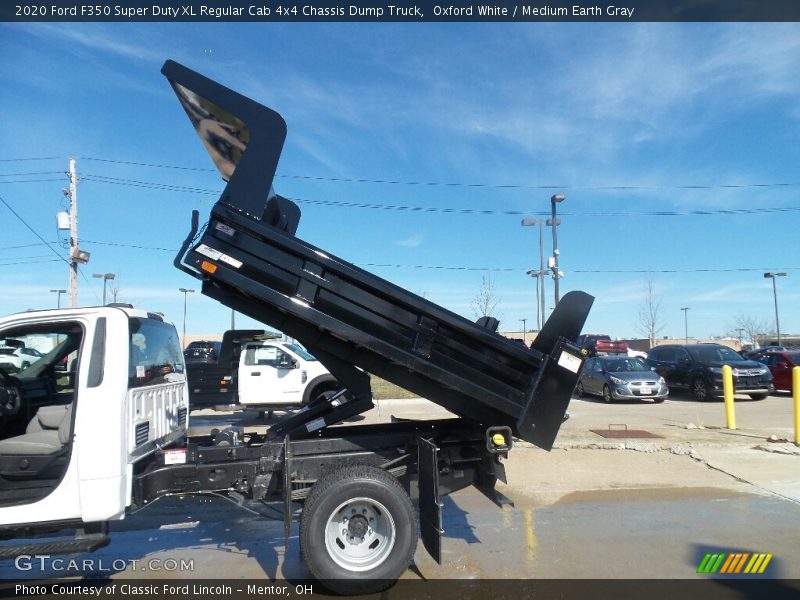 Oxford White / Medium Earth Gray 2020 Ford F350 Super Duty XL Regular Cab 4x4 Chassis Dump Truck