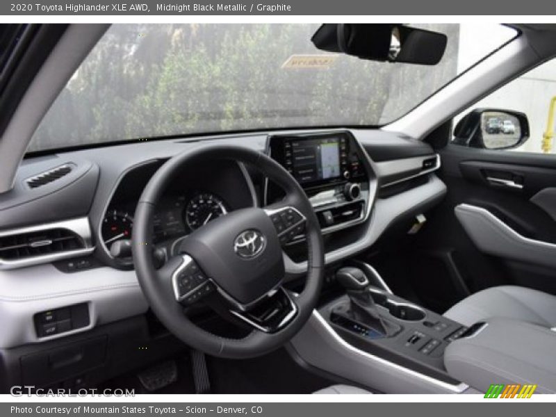 Midnight Black Metallic / Graphite 2020 Toyota Highlander XLE AWD