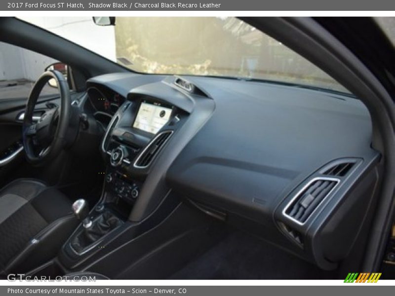 Shadow Black / Charcoal Black Recaro Leather 2017 Ford Focus ST Hatch