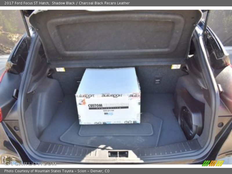 Shadow Black / Charcoal Black Recaro Leather 2017 Ford Focus ST Hatch