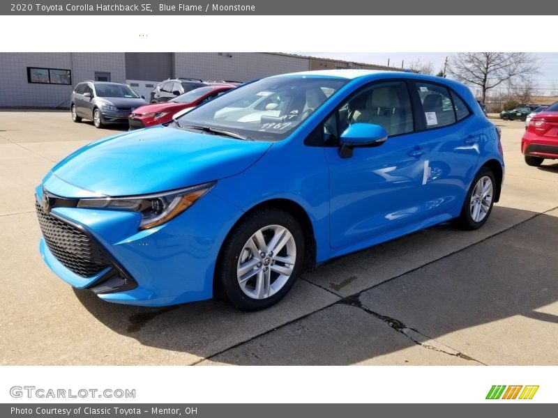 Blue Flame / Moonstone 2020 Toyota Corolla Hatchback SE