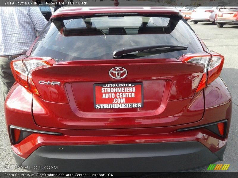 Ruby Flare Pearl / Black 2019 Toyota C-HR LE