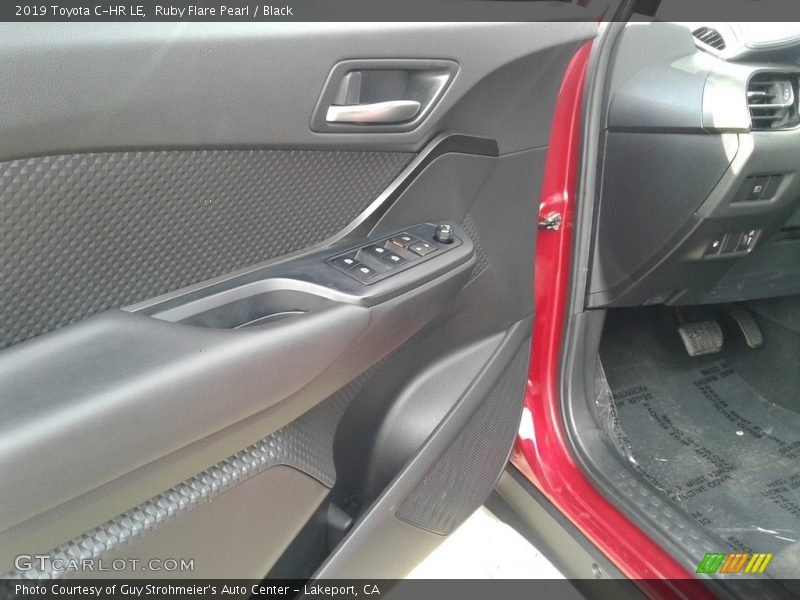 Ruby Flare Pearl / Black 2019 Toyota C-HR LE