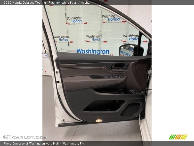 Platinum White Pearl / Mocha 2020 Honda Odyssey Touring