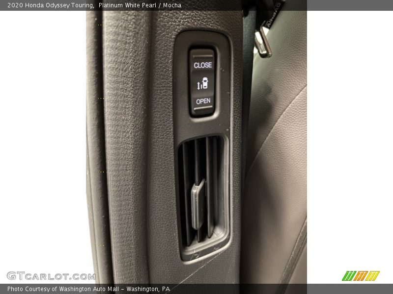 Platinum White Pearl / Mocha 2020 Honda Odyssey Touring