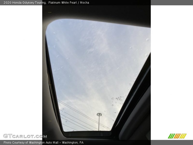 Platinum White Pearl / Mocha 2020 Honda Odyssey Touring