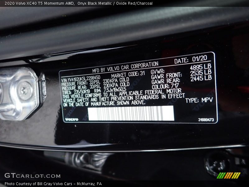 Onyx Black Metallic / Oxide Red/Charcoal 2020 Volvo XC40 T5 Momentum AWD