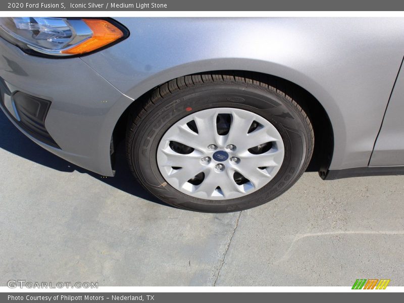 Iconic Silver / Medium Light Stone 2020 Ford Fusion S
