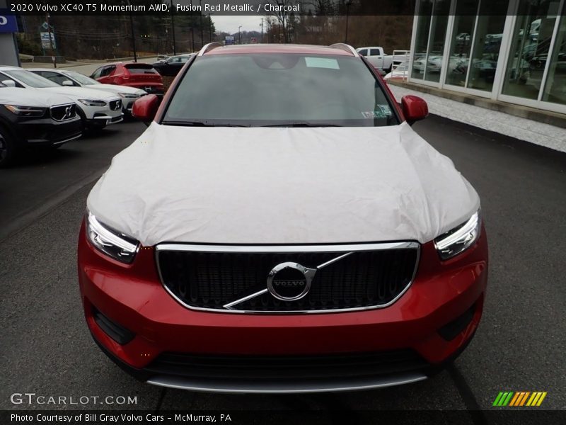 Fusion Red Metallic / Charcoal 2020 Volvo XC40 T5 Momentum AWD