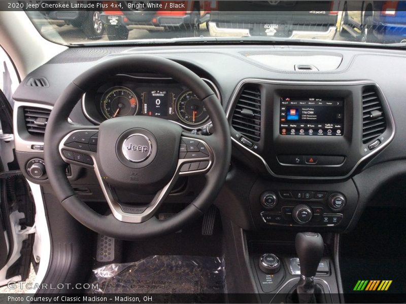 Bright White / Black 2020 Jeep Cherokee Latitude Plus 4x4