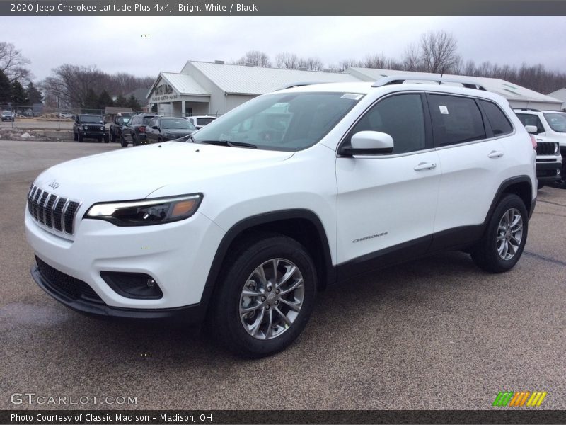 Bright White / Black 2020 Jeep Cherokee Latitude Plus 4x4