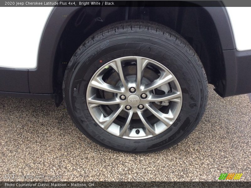 Bright White / Black 2020 Jeep Cherokee Latitude Plus 4x4