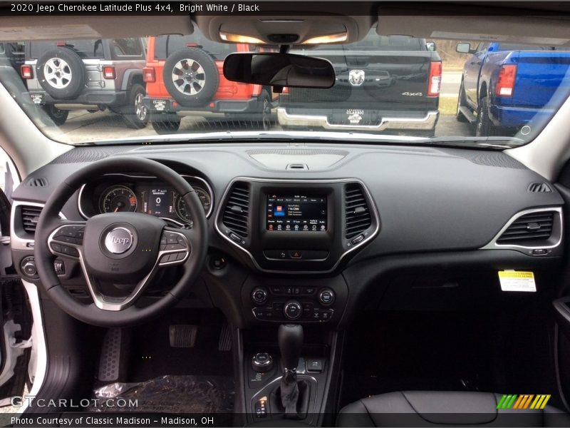Bright White / Black 2020 Jeep Cherokee Latitude Plus 4x4